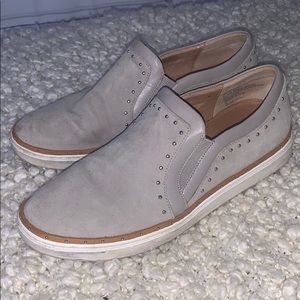 Women’s size eight flats